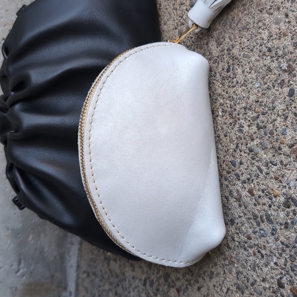 Bundle of 2 Leather Clutch with Tassel - Picture 3 of 16